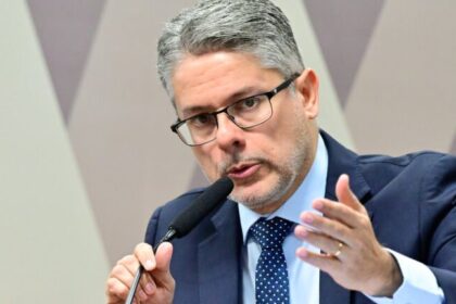 Senador pede à PGR que arquive pedido de Gilmar Mendes por abuso de autoridade 8 ocrente 1776406822