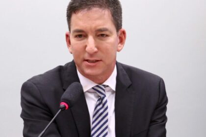 Glenn Greenwald diz que democracia vira “ilusão” se Moraes barrar Flávio Bolsonaro em 2026 8 ocrente 1776430176