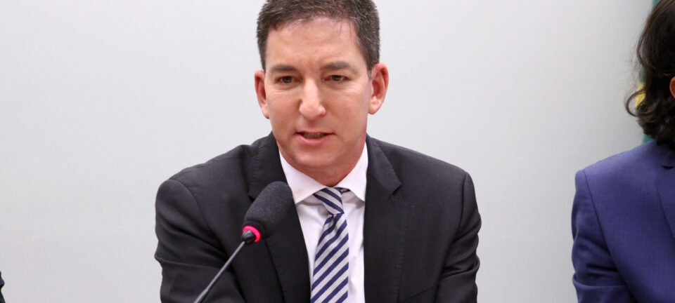 Glenn Greenwald diz que democracia vira “ilusão” se Moraes barrar Flávio Bolsonaro em 2026 2 ocrente 1776430176