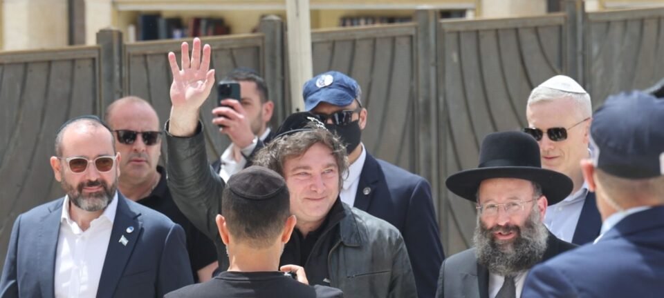 Milei desembarca em Israel, reitera mudança de embaixada e participa das celebrações de independência 2 ocrente 1776611058