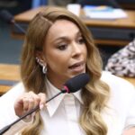 Colunista acusa Érika Hilton de acionar AGU para silenciar críticos antes de projeto virar lei 5 ocrente 1776692974