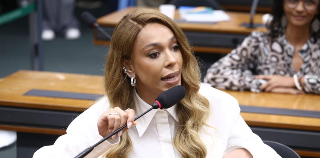 Colunista acusa Érika Hilton de acionar AGU para silenciar críticos antes de projeto virar lei 2 ocrente 1776692974