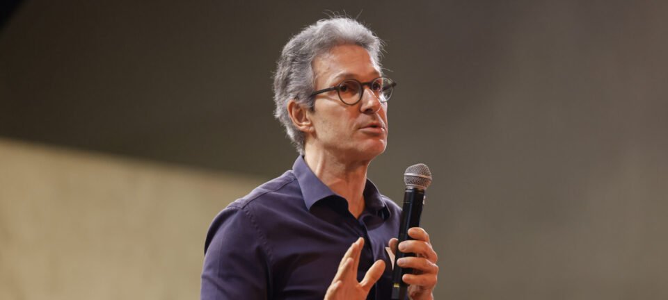 Zema compara supostas relações de ministros do STF com banqueiro a escândalos de abuso na Igreja Católica 2 ocrente 1776720915