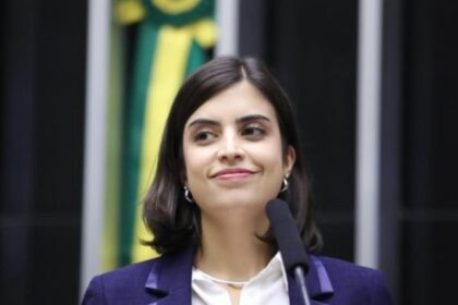 Foto de casamento vira alvo de crítica de Eduardo Bolsonaro a Alexandre de Moraes 6 ocrente 1776731650