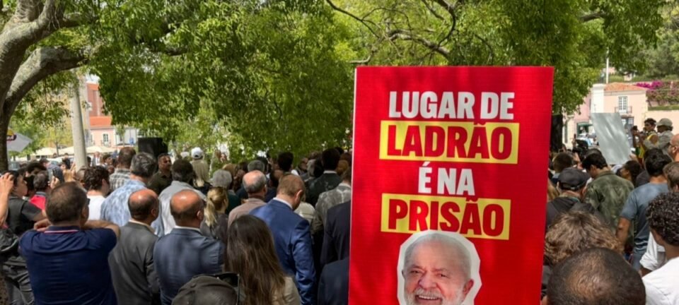 Protesto do partido Chega recebe Lula com críticas em Lisboa 2 ocrente 1776796482