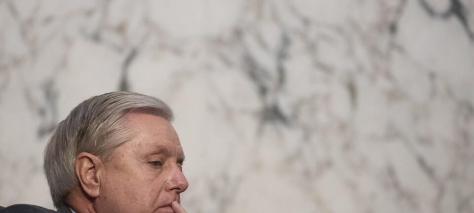 EUA ameaçam estender bloqueio naval a nações que colaborarem com o Irã, diz Lindsey Graham 2 ocrente 1776930565