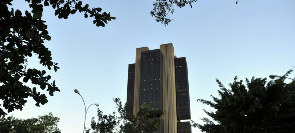 CMN impõe regras mais rígidas para uso do FGC e exige aplicação em títulos públicos 2 ocrente 1777031399