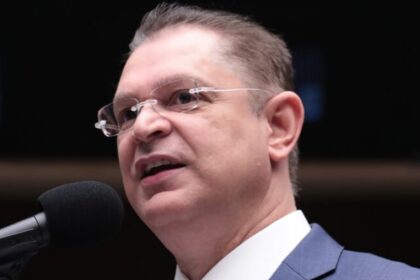 PL cogita apoiar redução da escala 6x1 a partir de 2027, afirma Sóstenes Cavalcante 18 ocrente 1777054755
