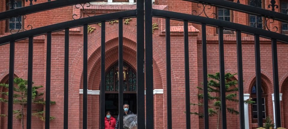Casal americano é deportado e fiéis são presos em nova investida contra igreja na China 2 ocrente 1777152854