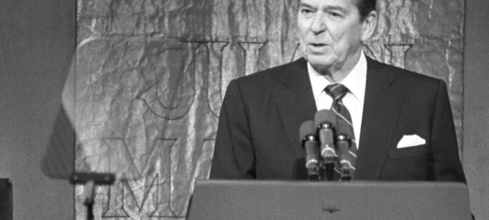 Mesmo palco, 45 anos depois: atentado a Trump revive ataque contra Ronald Reagan 2 ocrente 1777235672