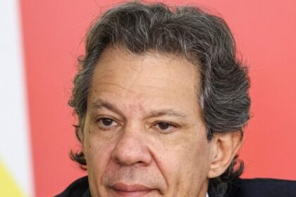 Haddad diz que Lula enfrentará “Bolsonarinho” de Flávio Bolsonaro nas urnas 16 ocrente 1777240170
