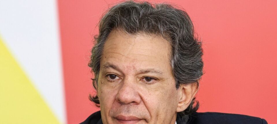 Haddad diz que Lula enfrentará “Bolsonarinho” de Flávio Bolsonaro nas urnas 2 ocrente 1777240170