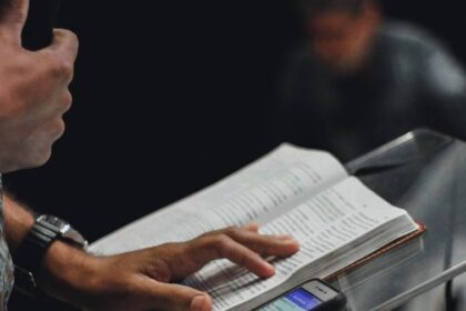 Inteligência artificial divide pastores e fiéis nos EUA, aponta pesquisa 6 ocrente 1777347256