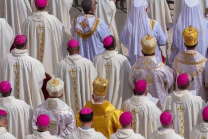 Papa Leão XIV traça perfil do diplomata do Vaticano e reforça missão global pela paz 6 ocrente 1777470562