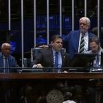 Microfone aberto revela Alcolumbre prevendo derrota de Messias no STF segundos antes do resultado 4 ocrente 1777531756