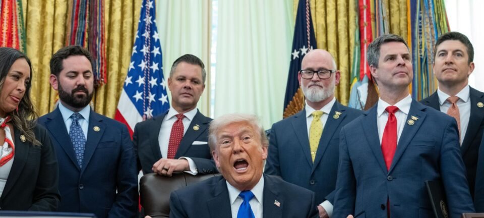 Trump mantém porta aberta para retomar ofensiva militar contra o Irã 2 ocrente 1777617294