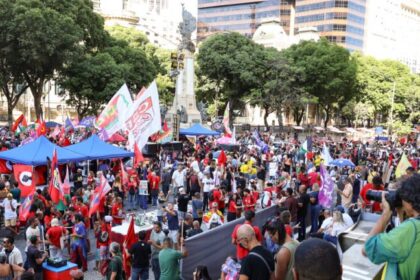 Após revés no Congresso, Lula decide não comparecer aos atos de 1º de Maio 14 ocrente 1777655062