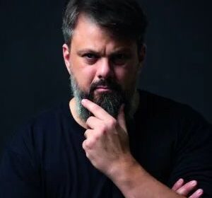 Tassos Lycurgo apresenta livro que expõe uso da linguagem como arma na guerra cultural 4 ocrente 1777728876