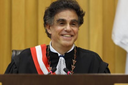 Presidente do TST se declara “vermelho” e rebate críticos “azuis” em evento de 1º de Maio 18 ocrente 1777864748