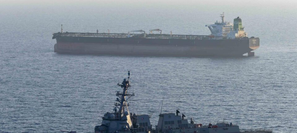Emirados Árabes acusam Irã de lançar drones contra petroleiro da ADNOC em pleno cessar-fogo 2 ocrente 1777906176