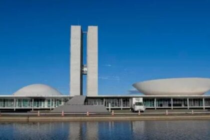 Sessões extras e PEC do fim da escala 6×1 abrem maratona de votações no Congresso em maio 4 ocrente 1777910703