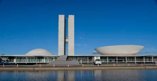 Sessões extras e PEC do fim da escala 6×1 abrem maratona de votações no Congresso em maio 2 ocrente 1777910703
