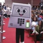 TSE apresenta Pilili, mascote sem gênero da urna eletrônica, durante celebração de 30 anos do voto digital 5 ocrente 1777963751