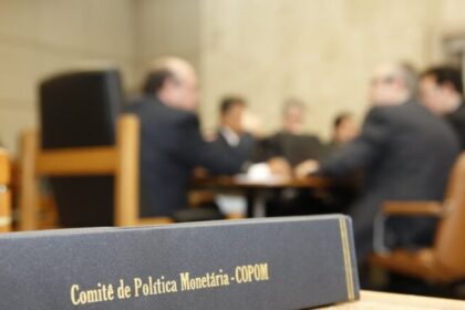 Copom mantém corte tímido da Selic para 14,50% e volta a alertar sobre risco fiscal 10 ocrente 1777986260