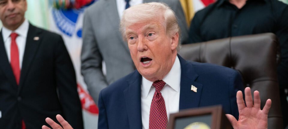 Trump suspende escolta de navios no Estreito de Ormuz após avanço em tratativas com Irã 2 ocrente 1778024954