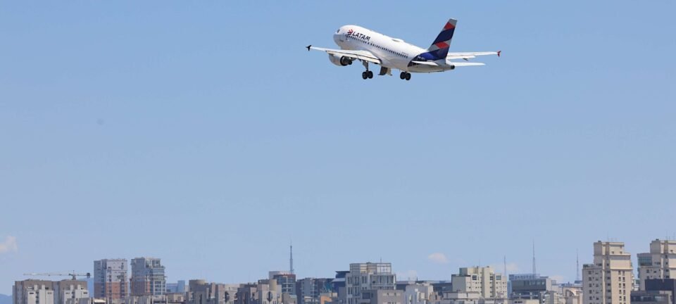 CEO da Latam alerta que fim da escala 6x1 pode paralisar voos internacionais do Brasil 2 ocrente 1778112357