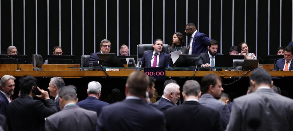 Câmara dá aval à Política Nacional de Minerais Críticos na véspera de encontro Lula-Trump 2 ocrente 1778114091