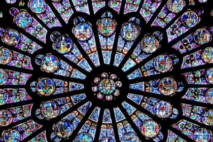 Controvérsia sobre novos vitrais de Notre-Dame chega aos tribunais e pressiona governo Macron 12 ocrente 1778184300