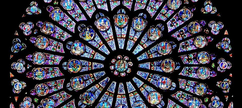 Controvérsia sobre novos vitrais de Notre-Dame chega aos tribunais e pressiona governo Macron 2 ocrente 1778184300