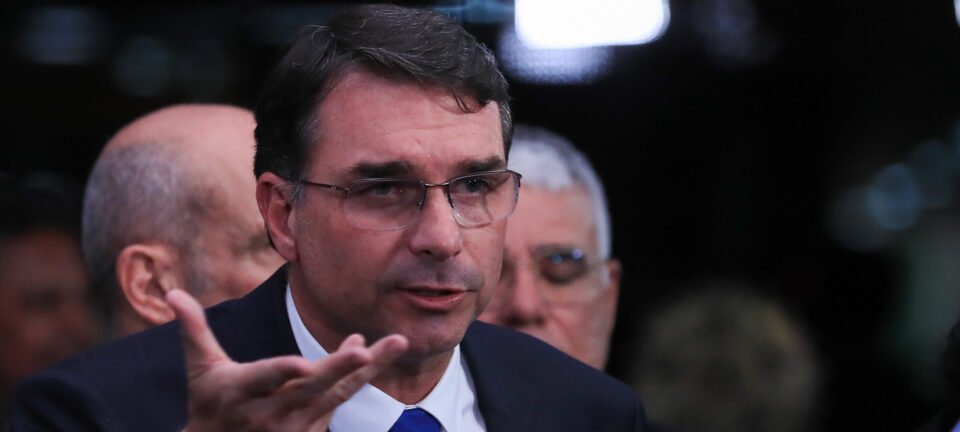 Flávio Bolsonaro diz que será ele o presidente em 2026 e acusa Moraes de tentar tornar irmão inelegível 2 ocrente 1778294957