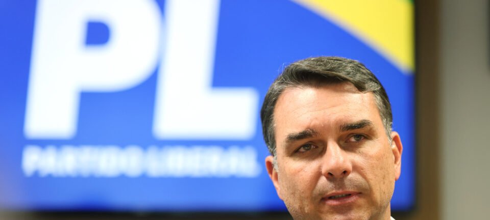 Flávio Bolsonaro oficializa pré-candidatura à Presidência em Florianópolis neste sábado 2 ocrente 1778343558