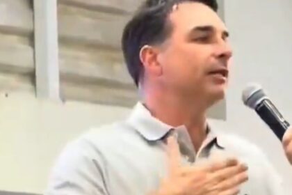 Flávio Bolsonaro projeta permanência de até oito anos no Planalto e promete “fim da esquerda” 4 ocrente 1778357979