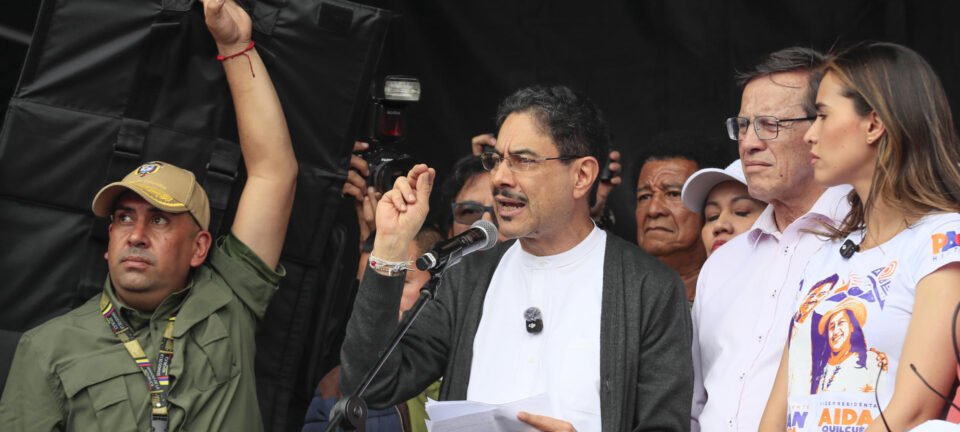 Iván Cepeda, favorito de Petro, chega à eleição colombiana sob acusações de vínculos com as Farc 2 ocrente 1778465060