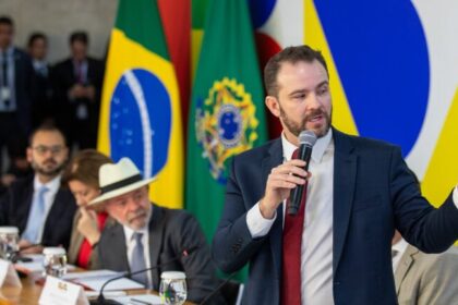Governo zera imposto de importação para compras de até US$ 50 e extingue “taxa das blusinhas” 20 ocrente 1778668471