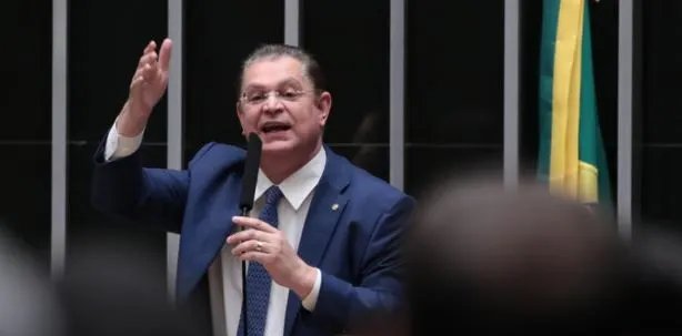 Líder do PL defende Flávio Bolsonaro após divulgação de áudios e pede CPI do Banco Master 2 ocrente 1778711676