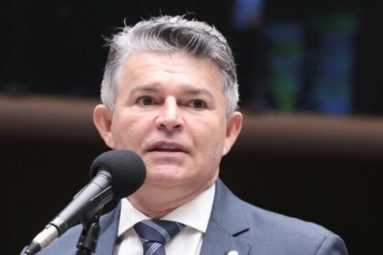 Deputado do PL exige explicações do governo sobre vazamento de áudios entre Flávio Bolsonaro e dono do Banco Master 6 ocrente 1778761155