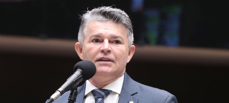 Deputado do PL exige explicações do governo sobre vazamento de áudios entre Flávio Bolsonaro e dono do Banco Master 2 ocrente 1778761155