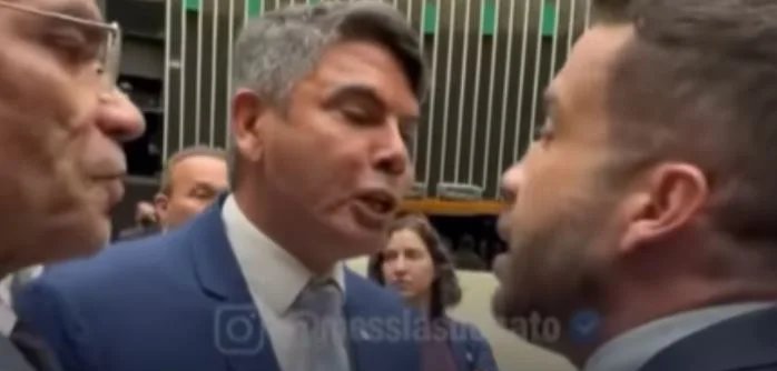 Bate-boca entre André Janones e oposição interrompe plenário da Câmara 2 ocrente 1778791765