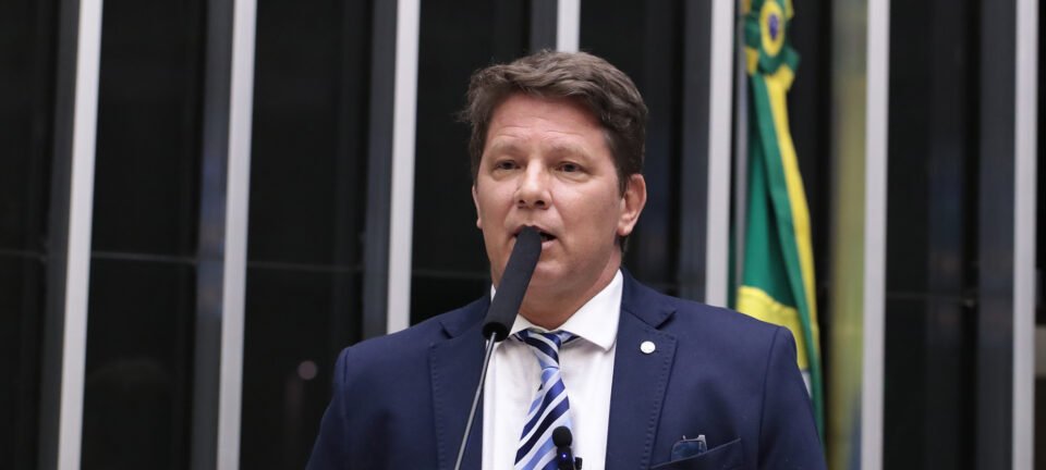Mario Frias muda discurso e diz que aporte ao filme de Bolsonaro veio por empresa diferente do Banco Master 2 ocrente 1778805253