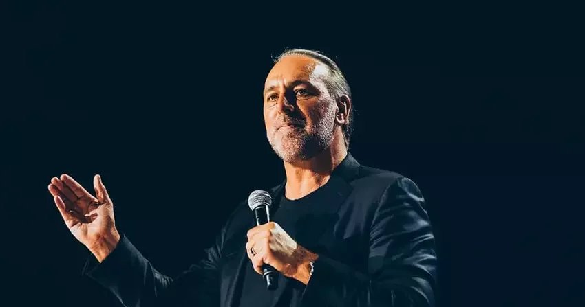 Fundador da Hillsong alega invasão de conta no X após vídeo pornográfico permanecer horas no ar 2 ocrente 1778851211