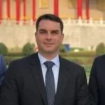 Produtora relata que Flávio Bolsonaro buscou múltiplos investidores para longa sobre o pai 5 ocrente 1778879961