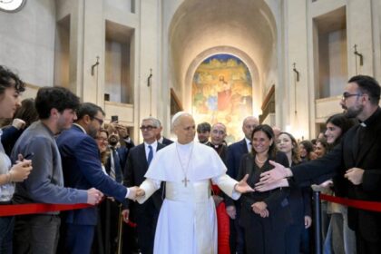 Papa Leão XIV condena “grande mentira” que alimenta ansiedade e depressão entre universitários 10 ocrente 1778917760