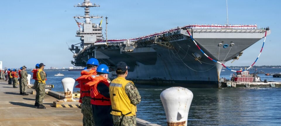 Maior porta-aviões do mundo retorna aos EUA após 11 meses de operações na Venezuela e no Irã 2 ocrente 1778986164