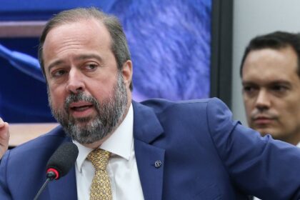 Sem verba e com só dois servidores, Ministério de Minas e Energia corre risco de travar programa Gás do Povo 10 ocrente 1779027553