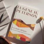 Novo livro de Eugene H. Peterson destaca como Jesus usava parábolas para evitar rejeição imediata 5 ocrente 1779033924
