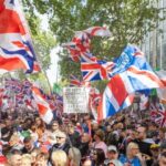 Multidão de direita toma ruas de Londres contra imigração e governo Starmer 4 ocrente 1779050975